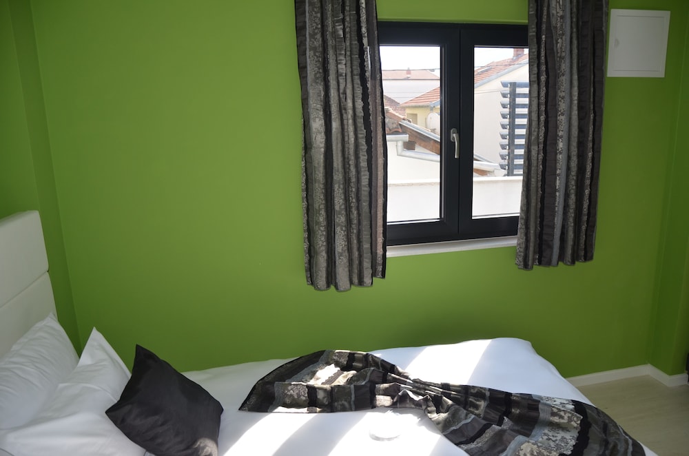Deluxe Single Room, City View photo 1