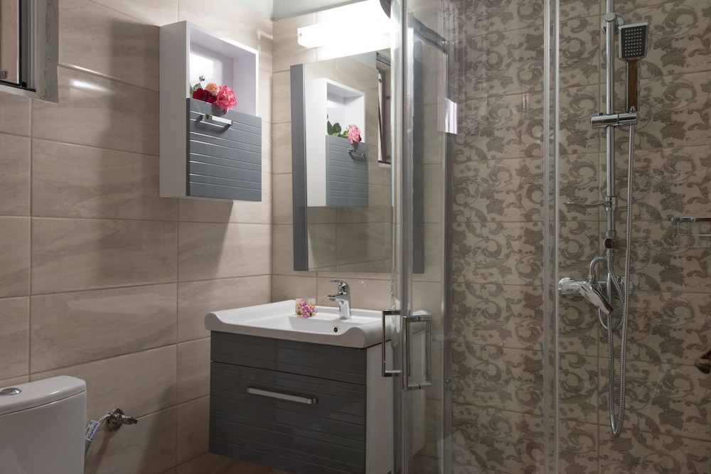 Apartment, 2 Bedrooms - Photo 15