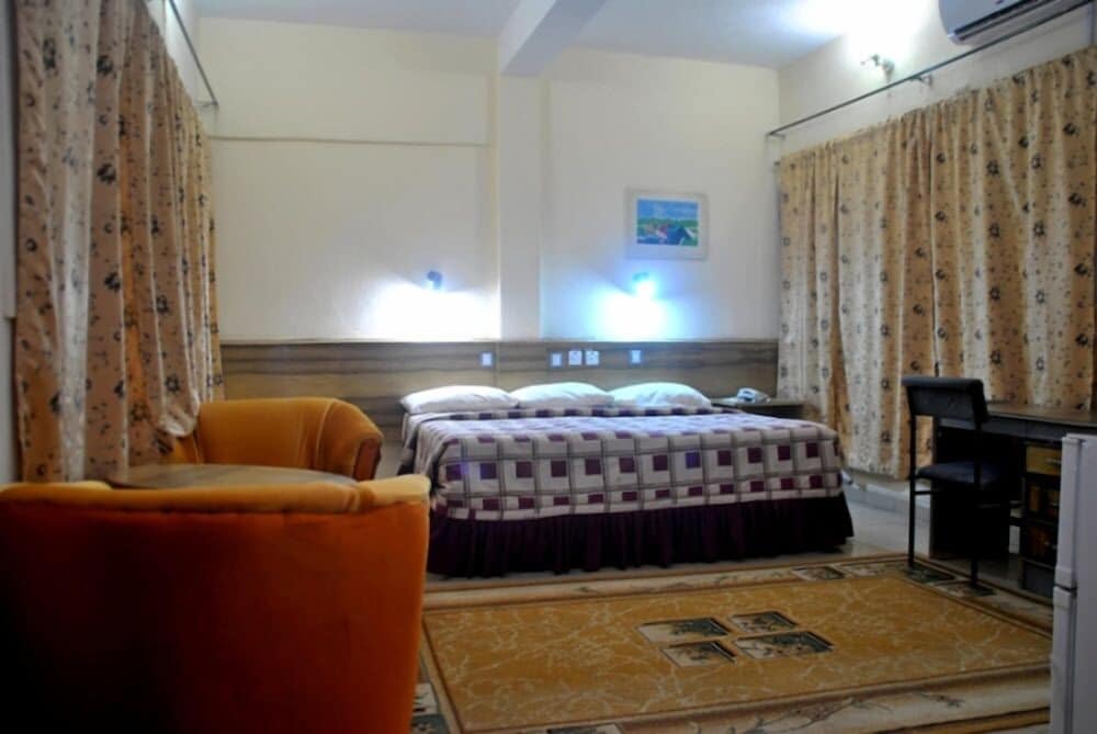 Standard Double Room, 1 King Bed, Non Smoking photo 3