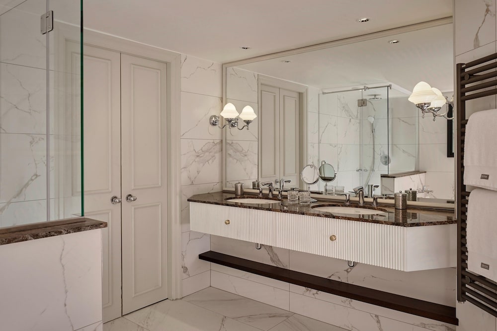 Suite, 1 Bedroom, City View
