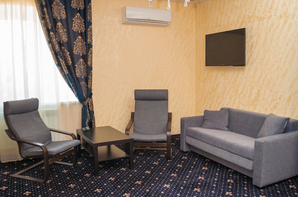 Superior Double Room Single Use, Mixed Dorm, Executive Level photo 1