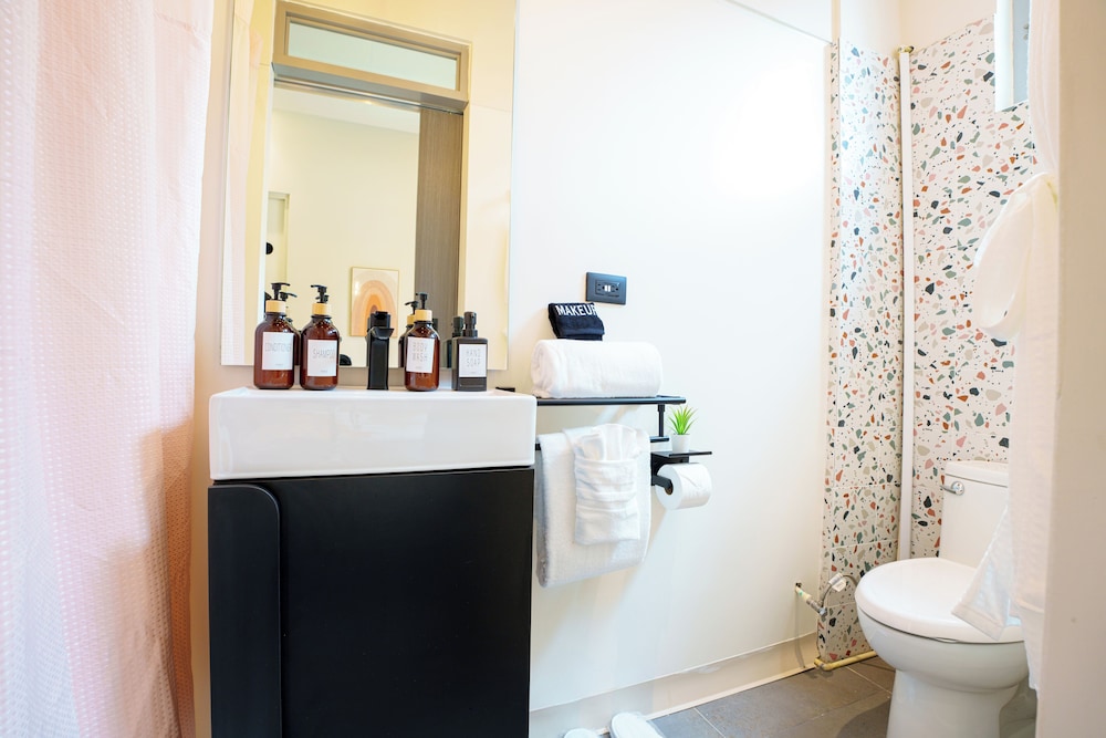 Premium Room - Photo 11
