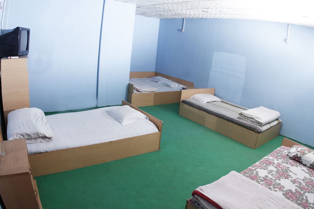 Standard Single Room, 3 Twin Beds photo 1