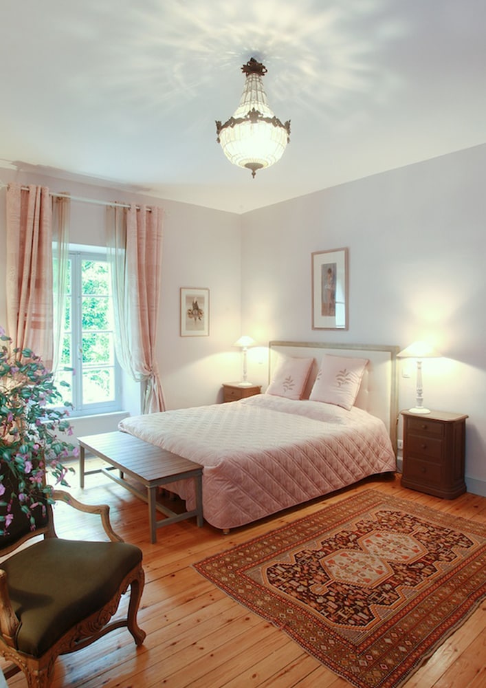 Room Roussillon photo 1