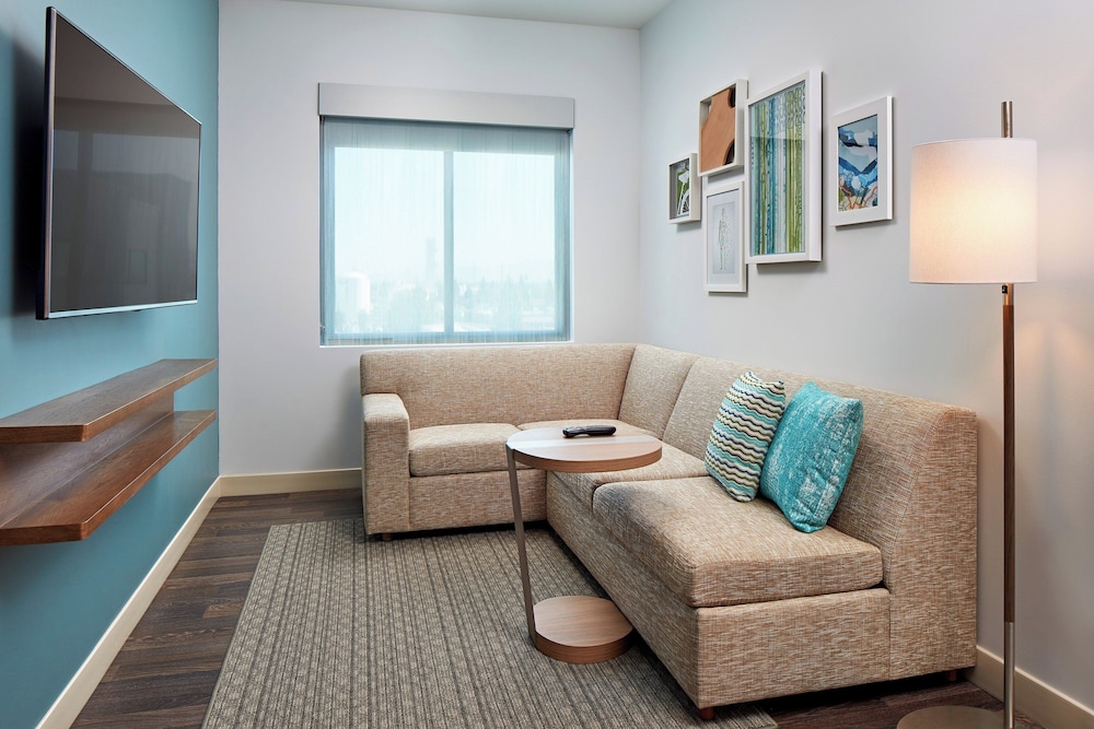 Room, 1 Bedroom (Hearing Accessible) - Photo 3