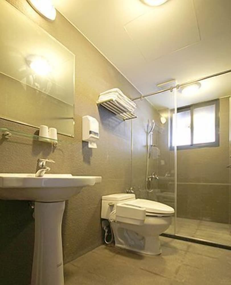 Comfort Quadruple Room, 2 Double Beds, Resort View (M) photo 3
