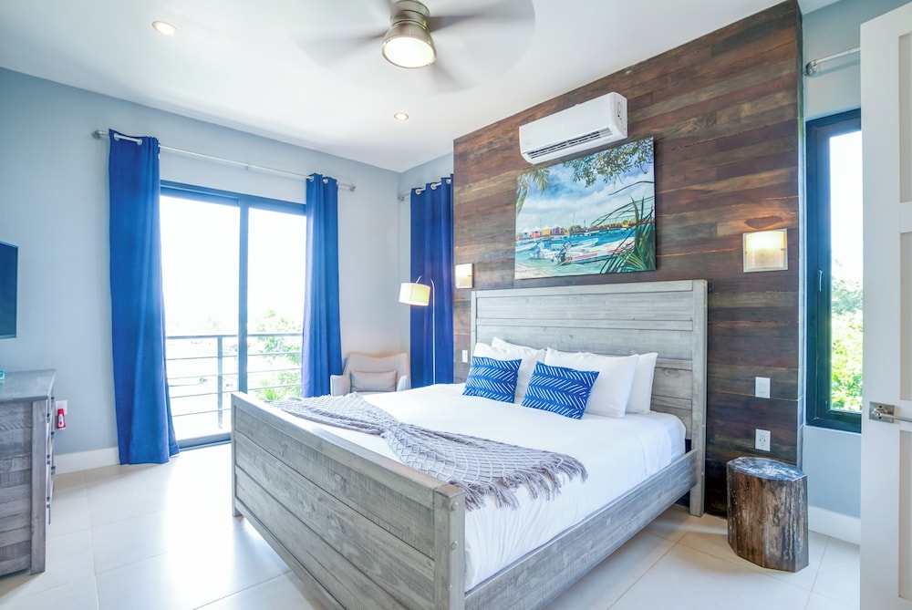 Condo, 2 Bedrooms, Private Pool, Beachfront