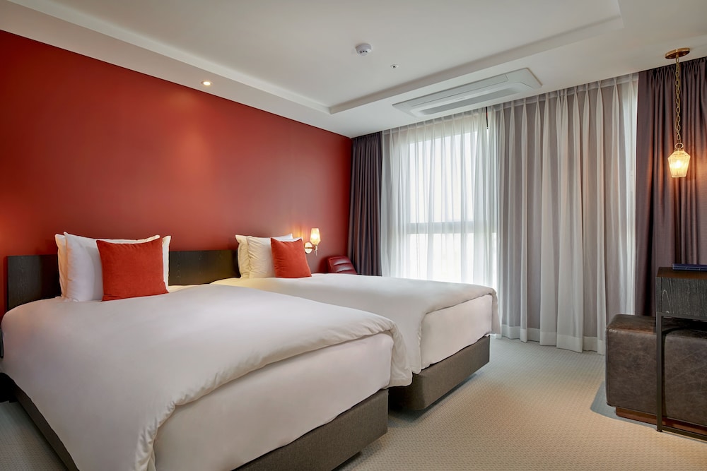 Standard Twin Room, Bathtub