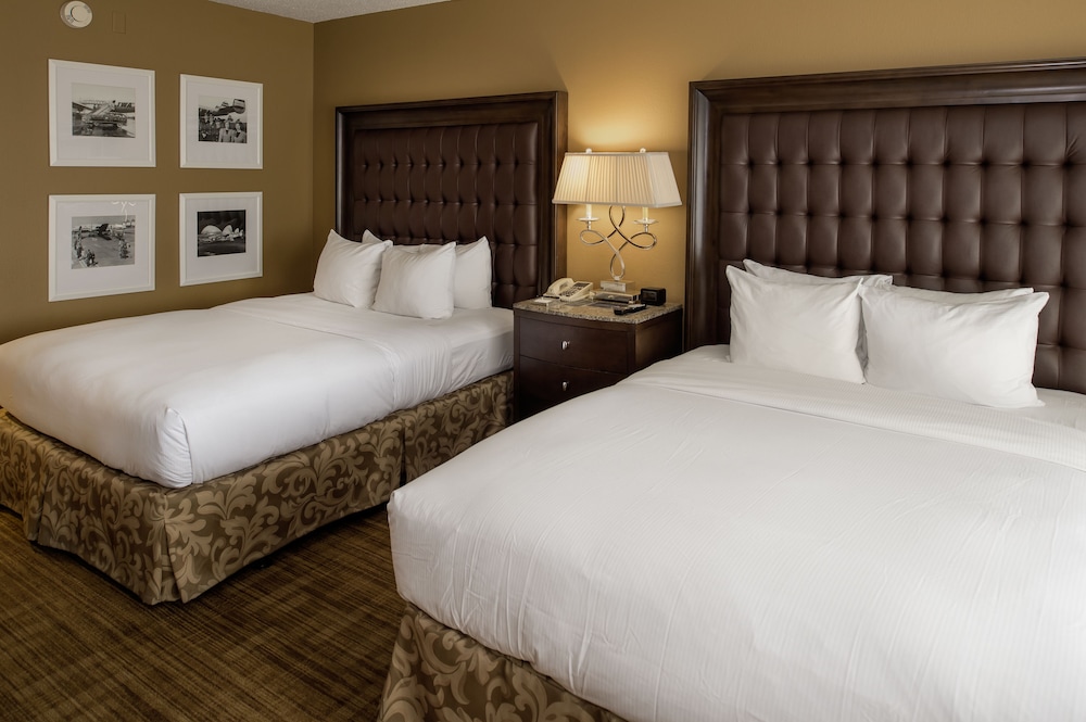 Standard Room, 2 Queen Beds - Photo 8