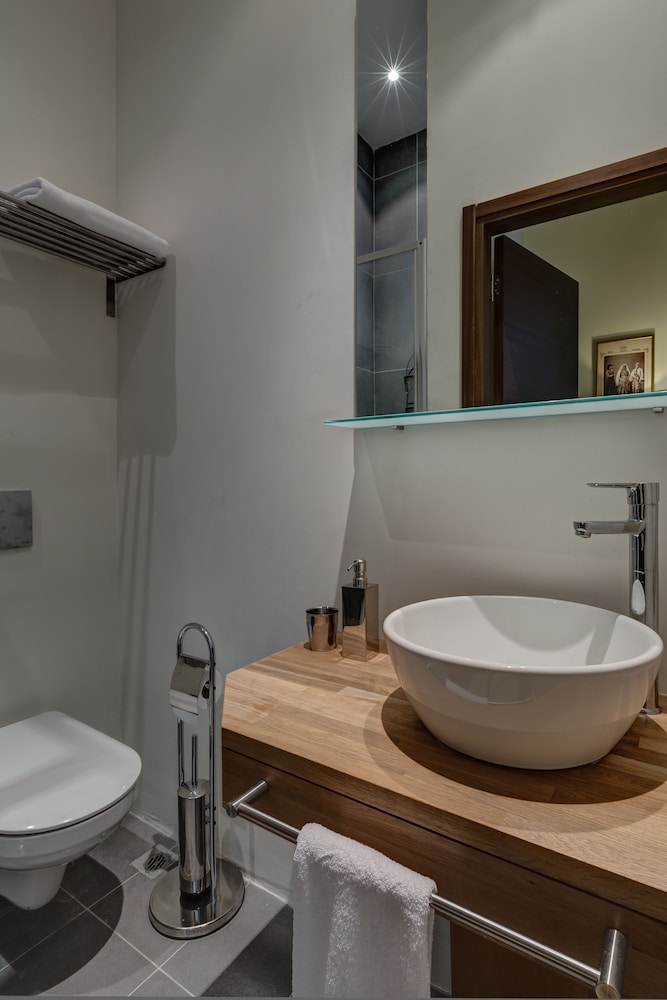 Compact Room with Balcony photo 2