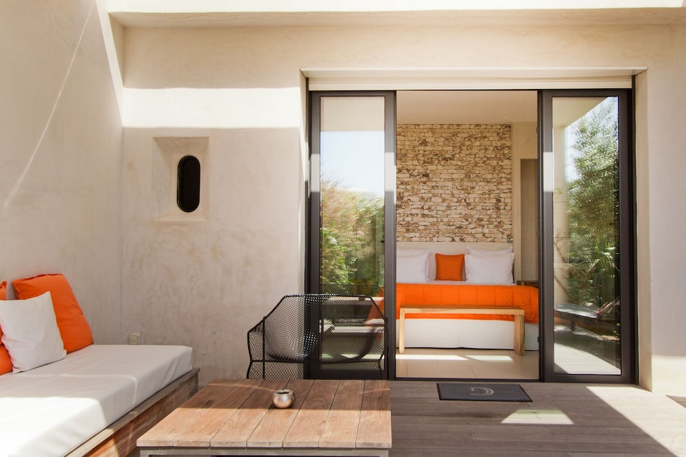 Premium Suite - Photo 8