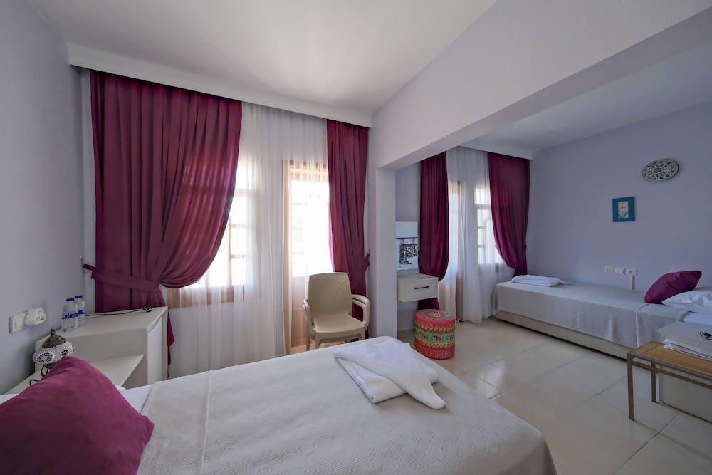 Superior Twin Room, Balcony - Photo 9