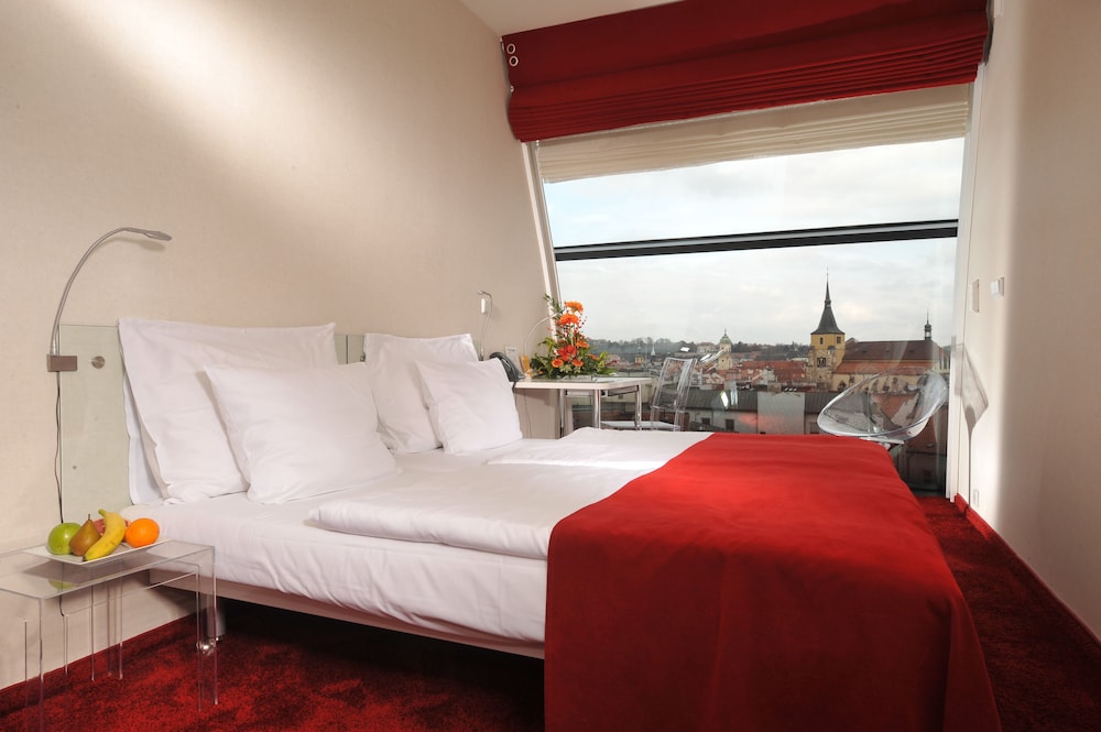 Superior Double or Twin Room (Old Town View) photo 2