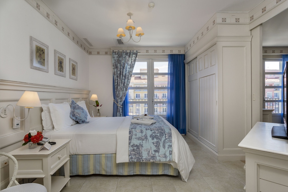 Superior Suite, City View photo 1