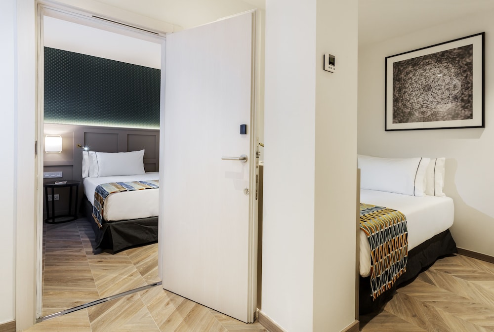 Family Quadruple Room (Premium)
