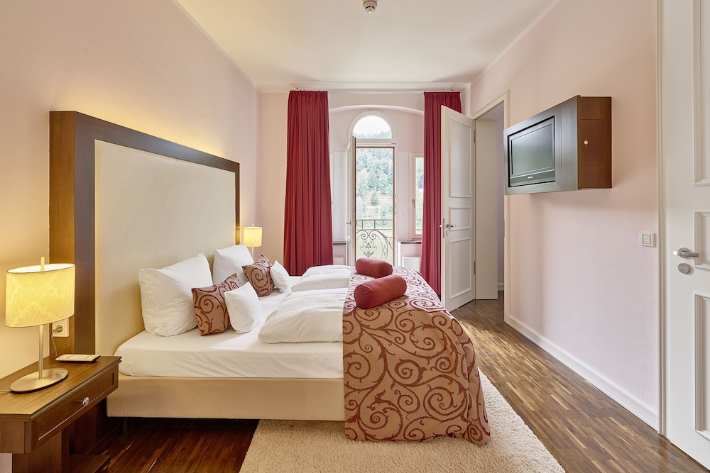 Junior Suite, 1 Bedroom, River View photo 1