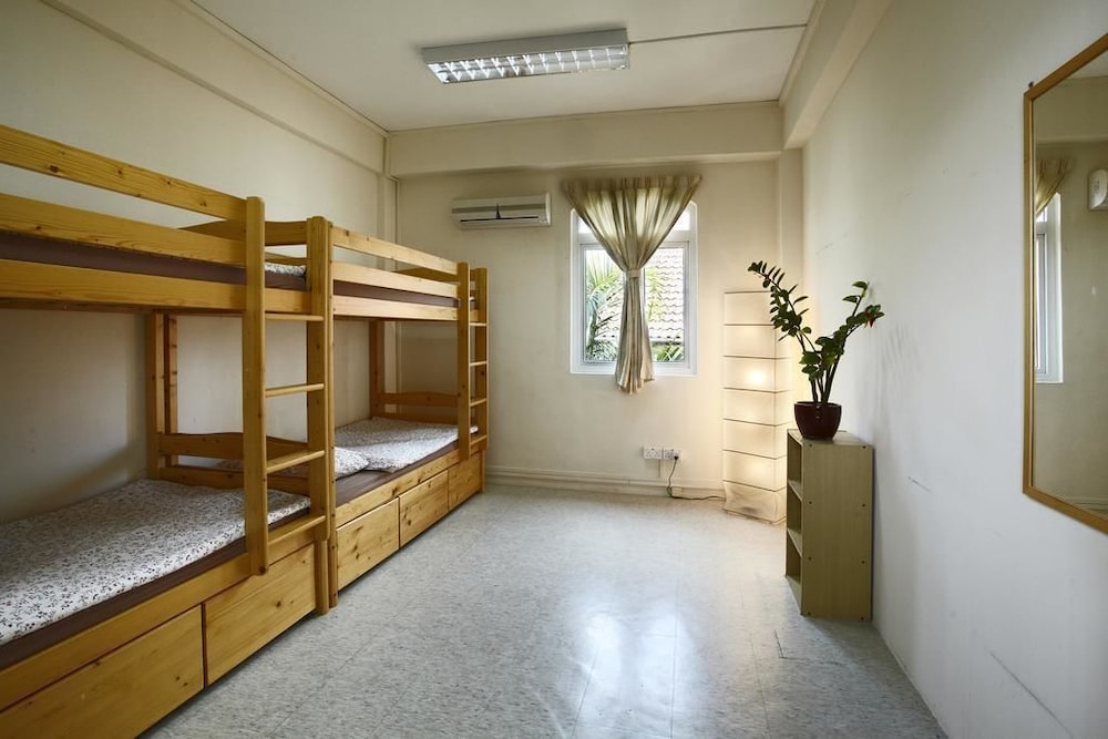 Shared Dormitory, Women only photo 1