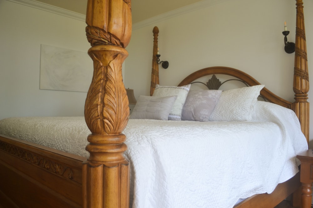 Signature Room, 1 King Bed, Ensuite, Partial Sea View photo 3