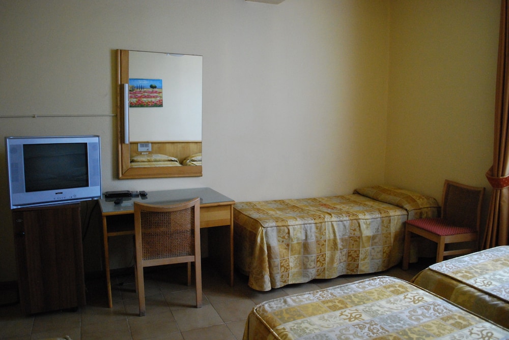 Standard Quadruple Room - Photo 1