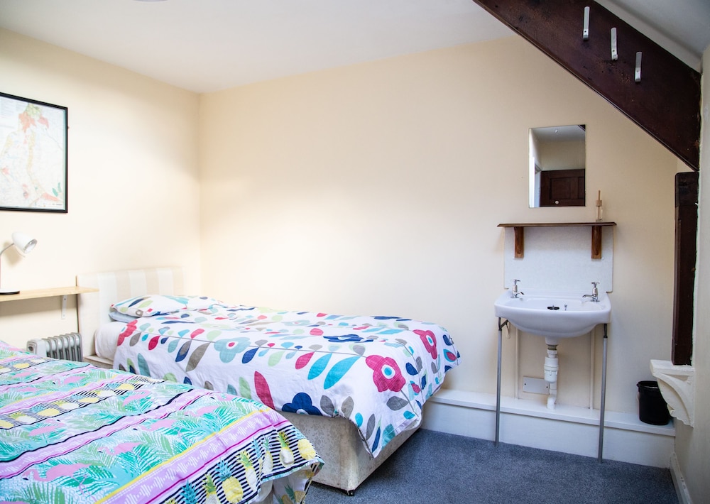 Twin Room, Shared Bathroom photo 1
