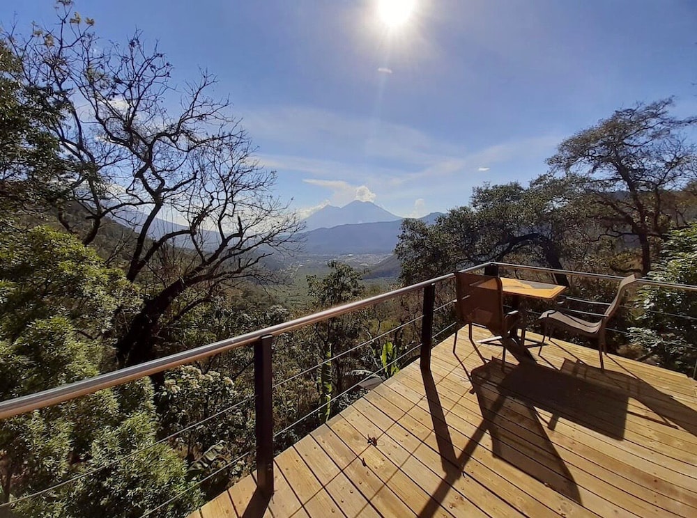 Panoramic Studio Suite, 1 Queen Bed, Balcony, Mountain View photo 3