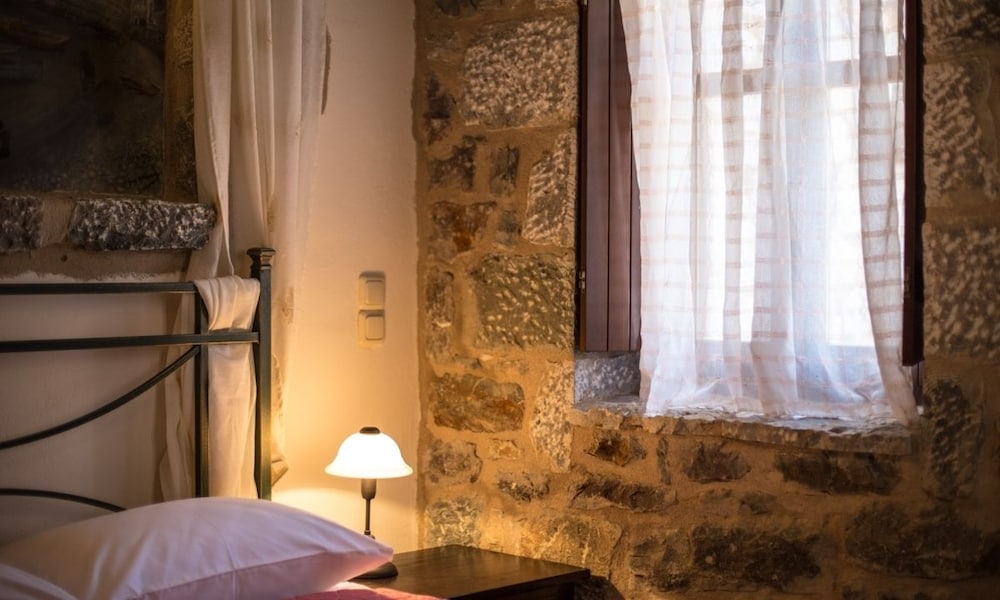 Traditional Triple Room, 1 Bedroom, Partial Sea View photo 2