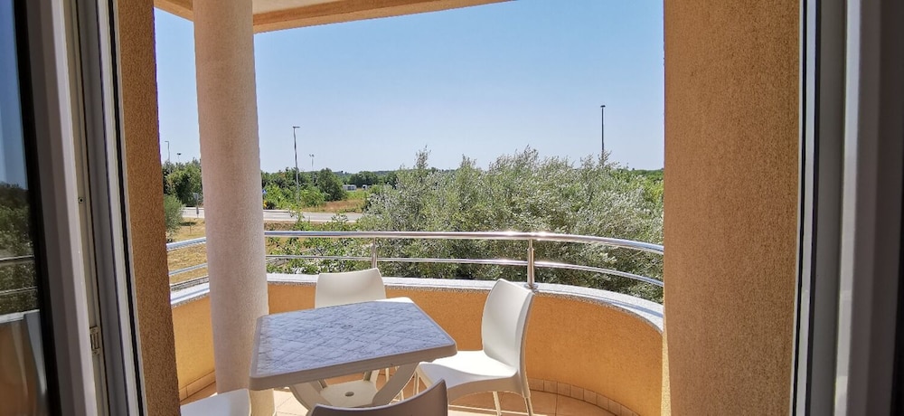 Apartment (Gorgi - garden view - A4(2+2)) photo 1
