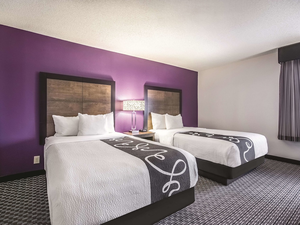 Room, 2 Double Beds, Non Smoking - Photo 2
