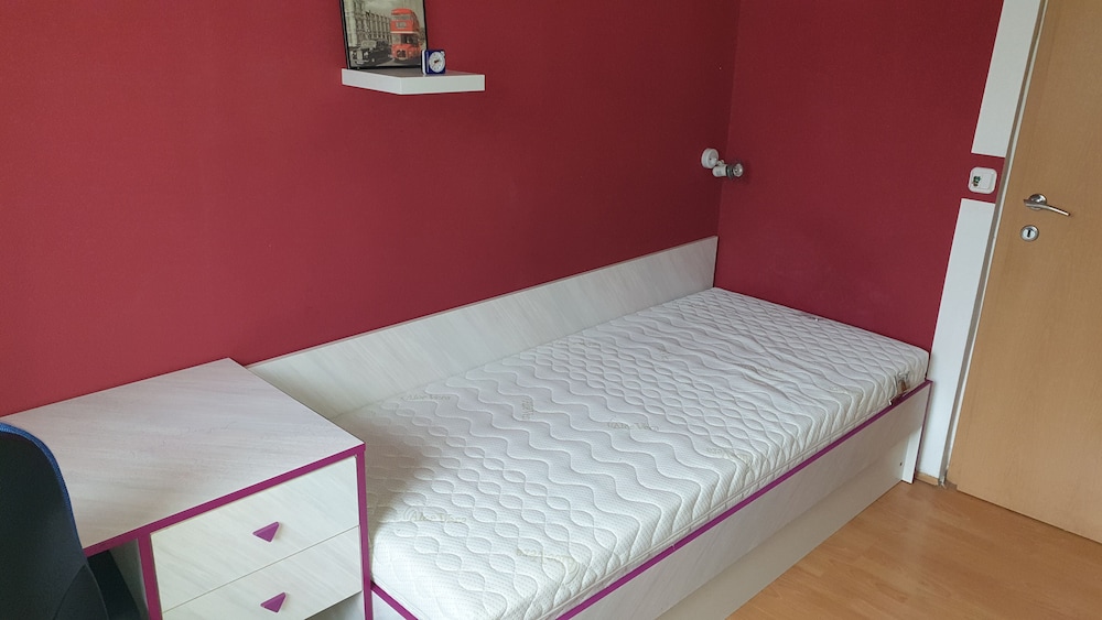 Deluxe Apartment, 3 Bedrooms, Ground Floor photo 3