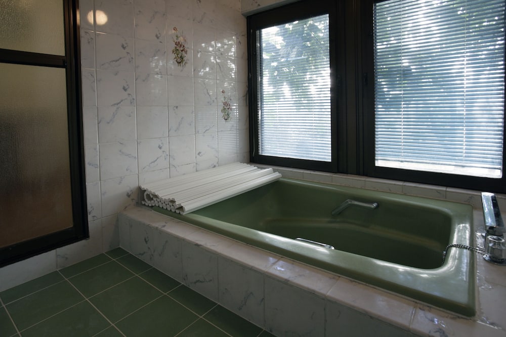 Basic Quadruple Room photo 2