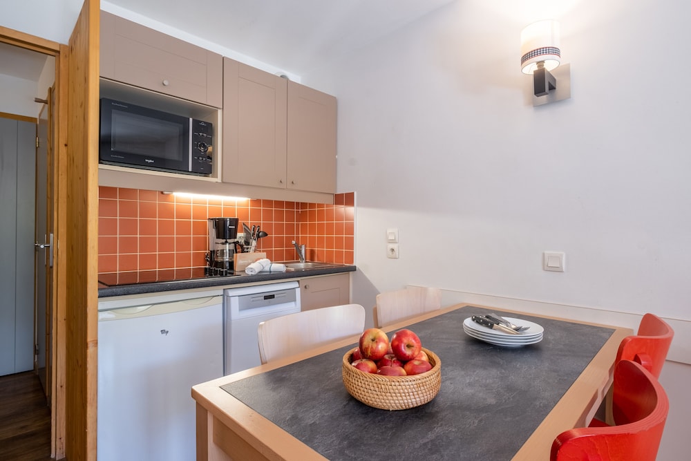 Apartment 5 people - 1 bedroom photo 2