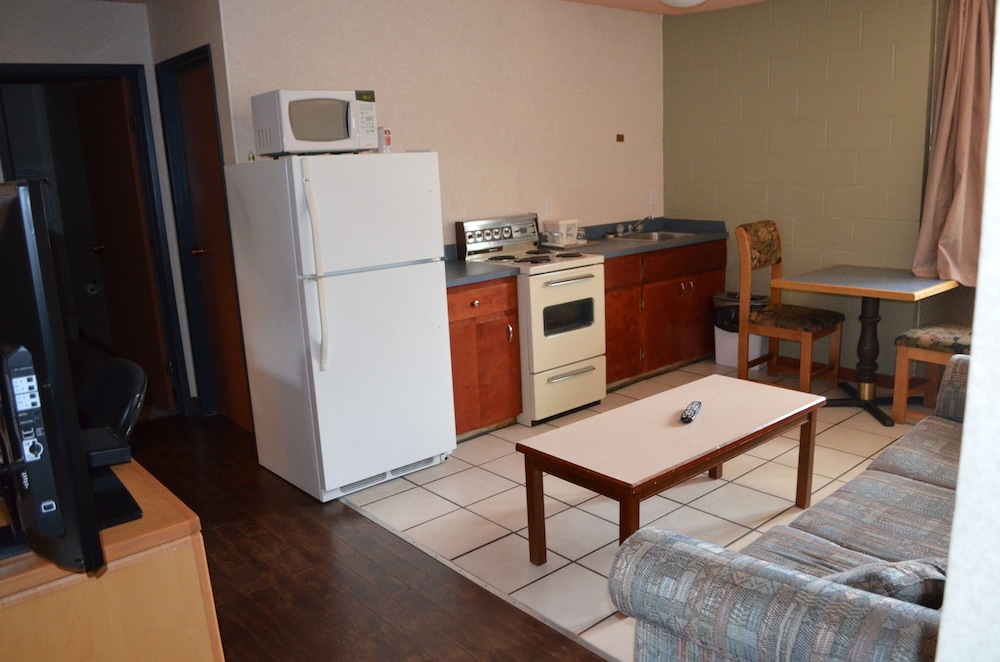Deluxe Room, 1 King Bed, Non Smoking - Photo 10