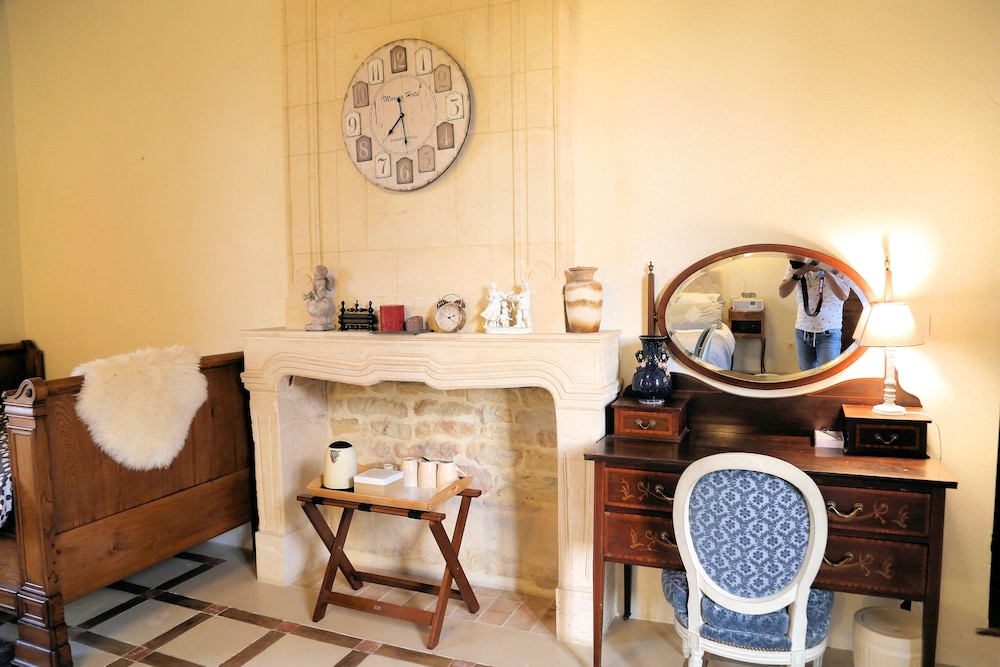 Deluxe Room - Photo 11