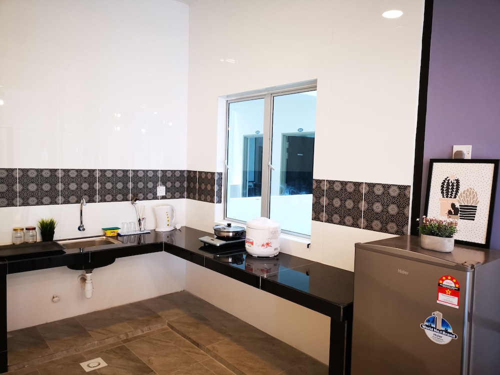 Basic Apartment, 3 Bedrooms photo 3