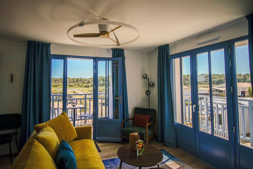 Deluxe Suite, Balcony, Ocean View photo 3