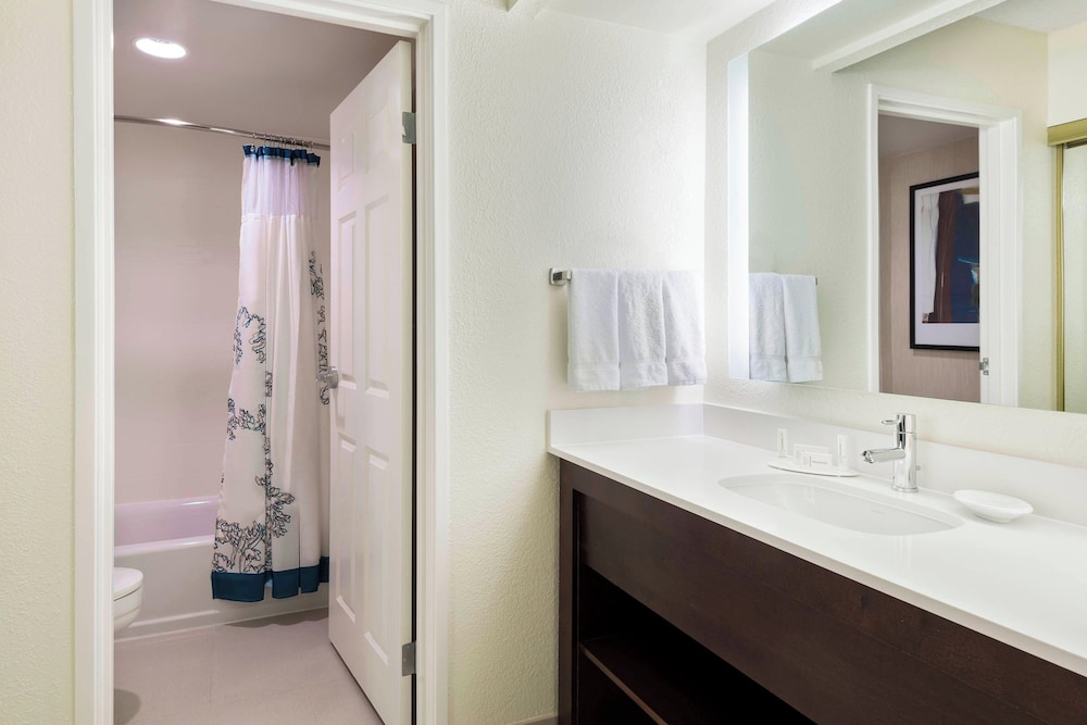 Suite, 1 Bedroom - Photo 6