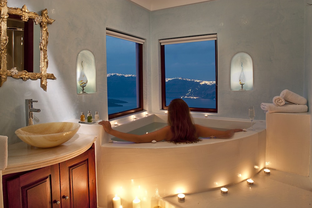 Senior Suite, Hot Tub - Photo 8