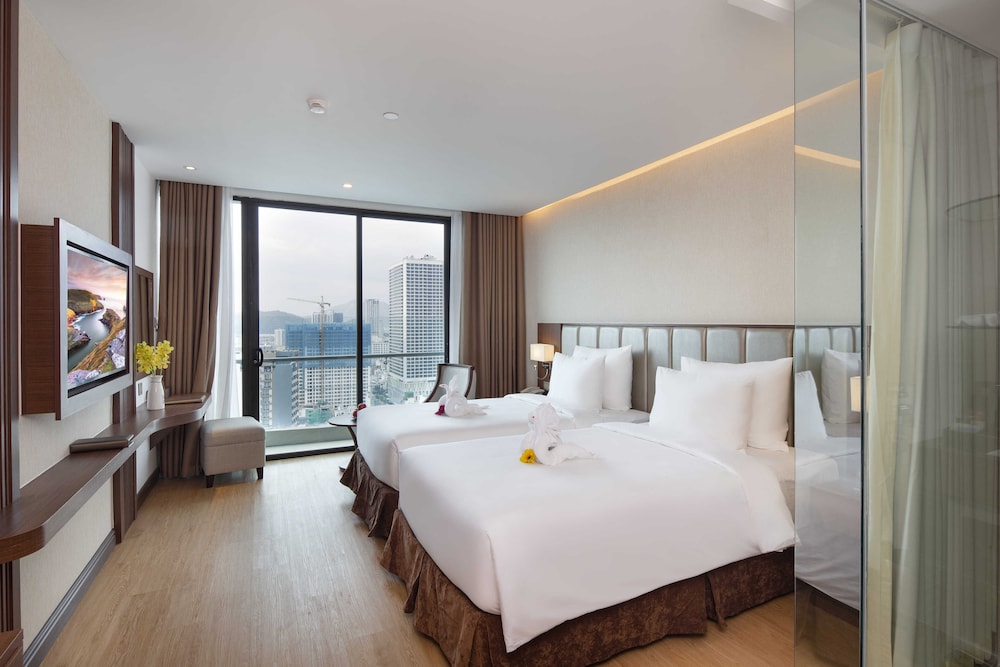 Grand Deluxe Partial Sea View - Photo 1