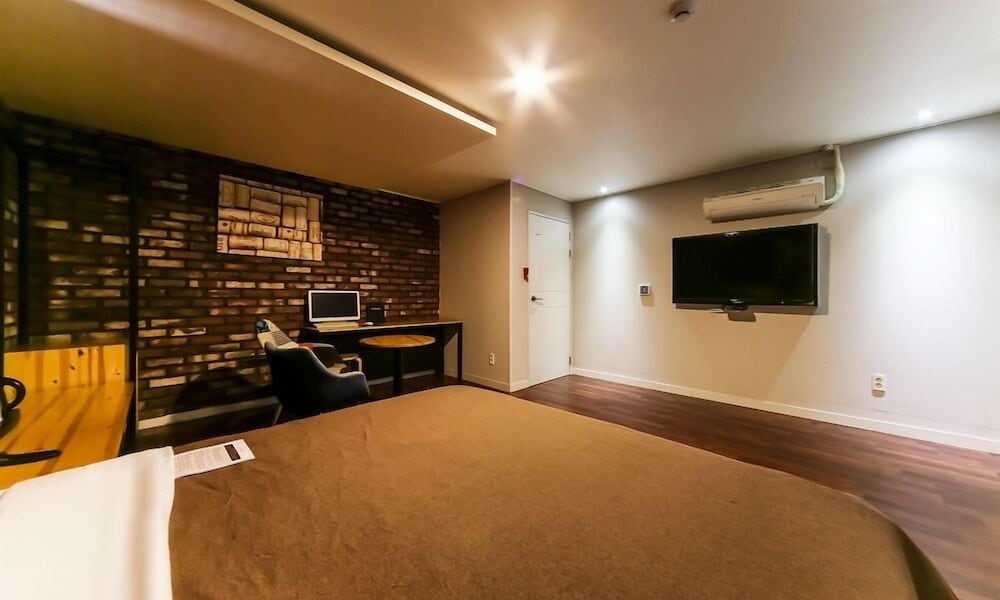 Premium Room - Photo 4