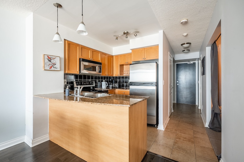 Design Apartment, Multiple Beds, Kitchen, City View - Photo 25