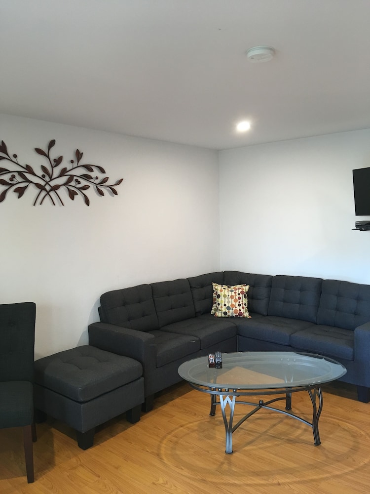 Basic Double Room Single Use, 1 Queen Bed, Kitchenette