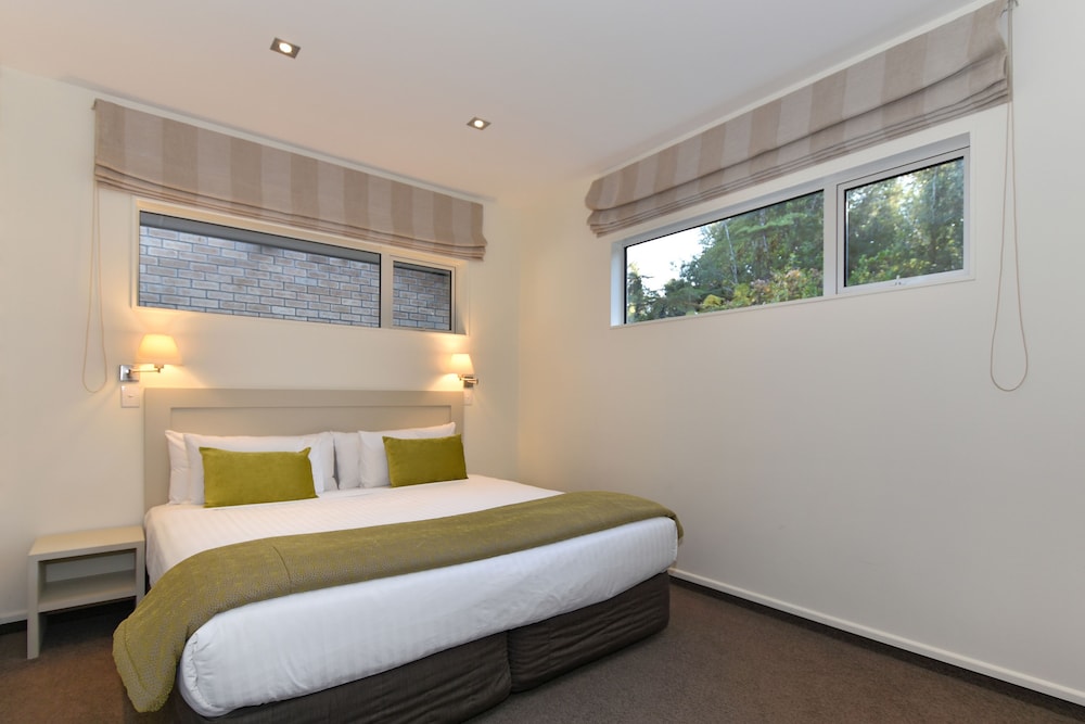 Superior Apartment, 2 Bedrooms, Jetted Tub, Garden View