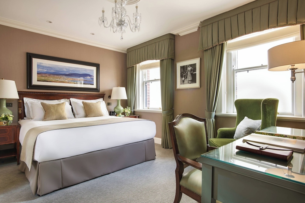 Suite, 1 Bedroom, Courtyard View