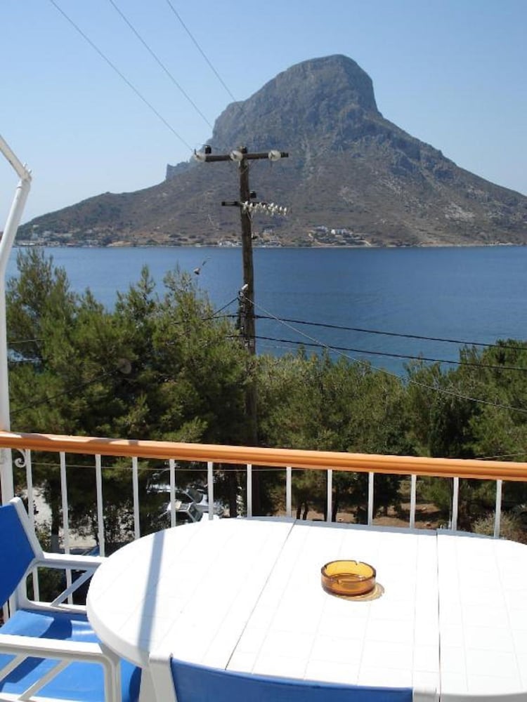 Family Apartment, 2 Bedrooms, Kitchenette, Sea View - Photo 4