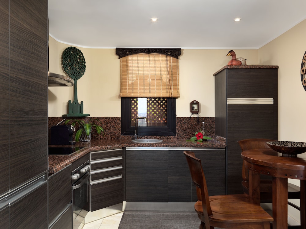 1 bedroom Grand Duchess Villa (with private heated pool) thumbnail 5