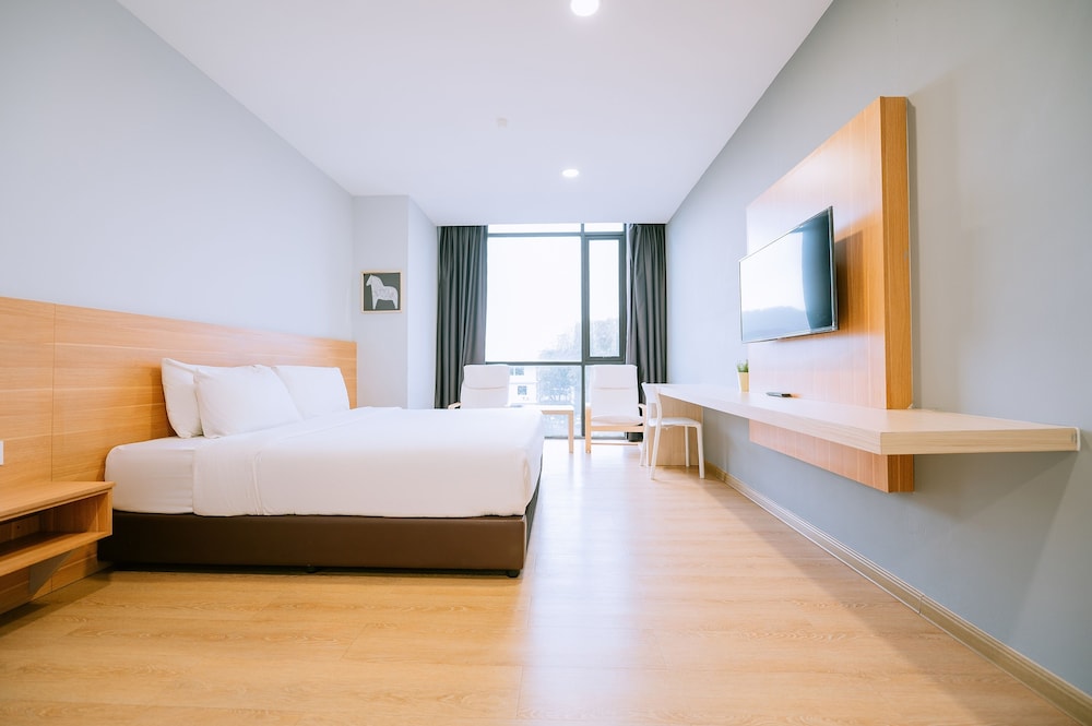Deluxe Room - Photo 11