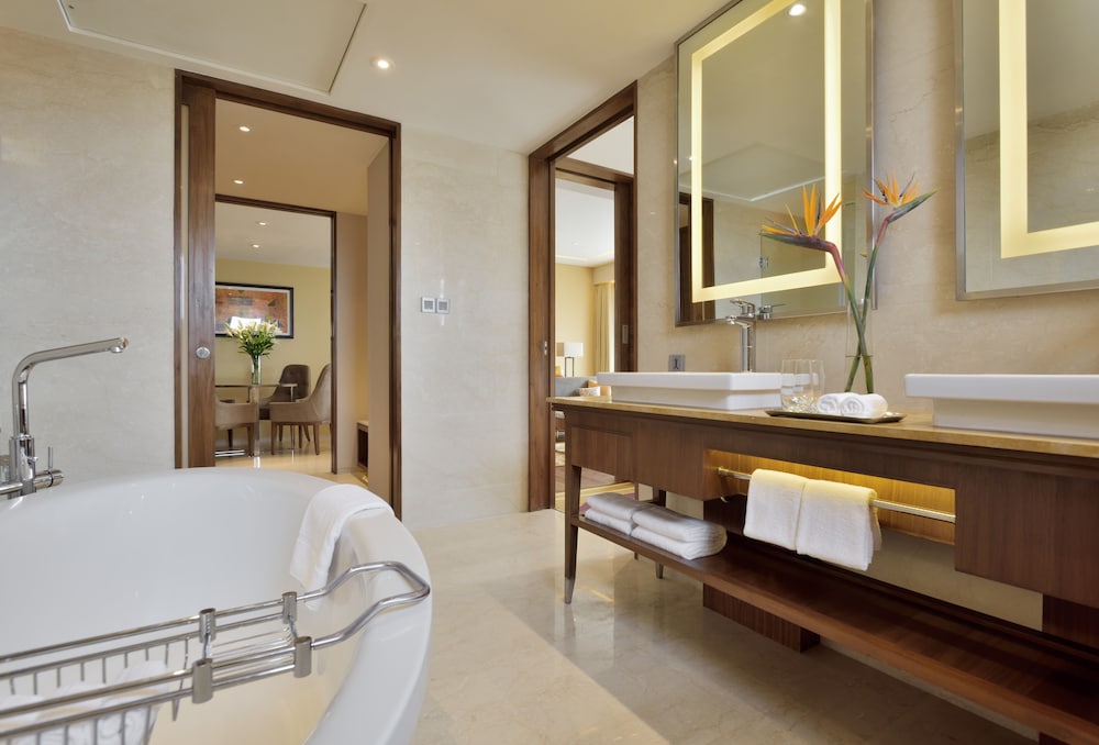 Suite, 1 Bedroom, City View photo
