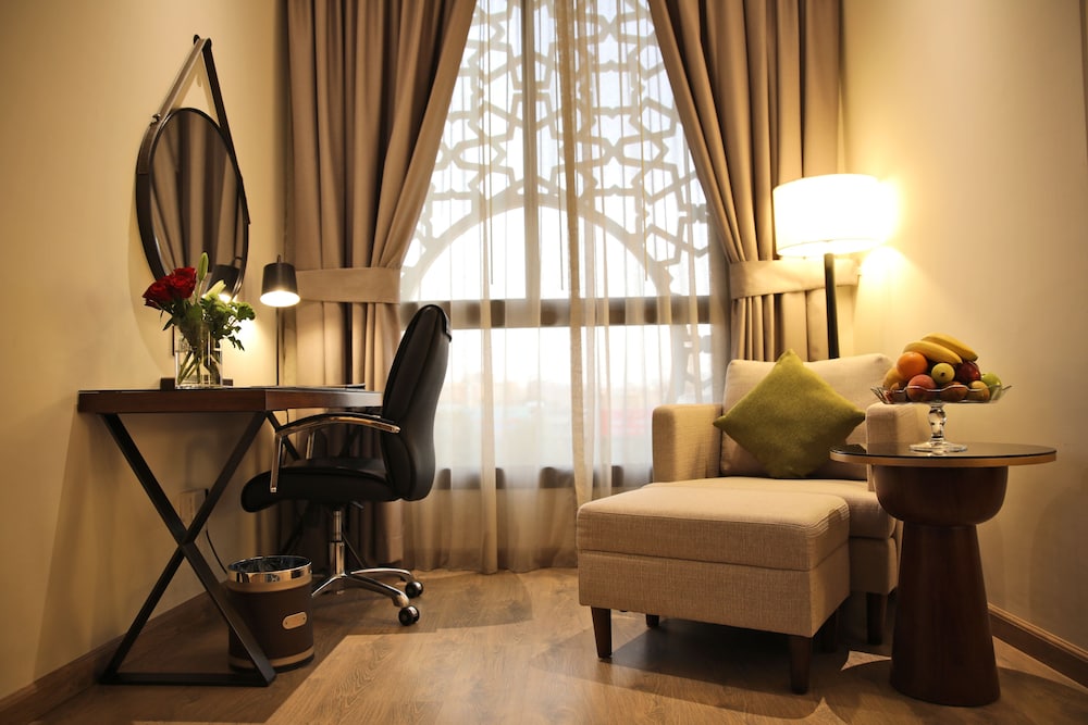 Executive Double Room thumbnail 6