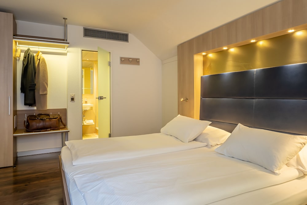 Double Room - Photo 16