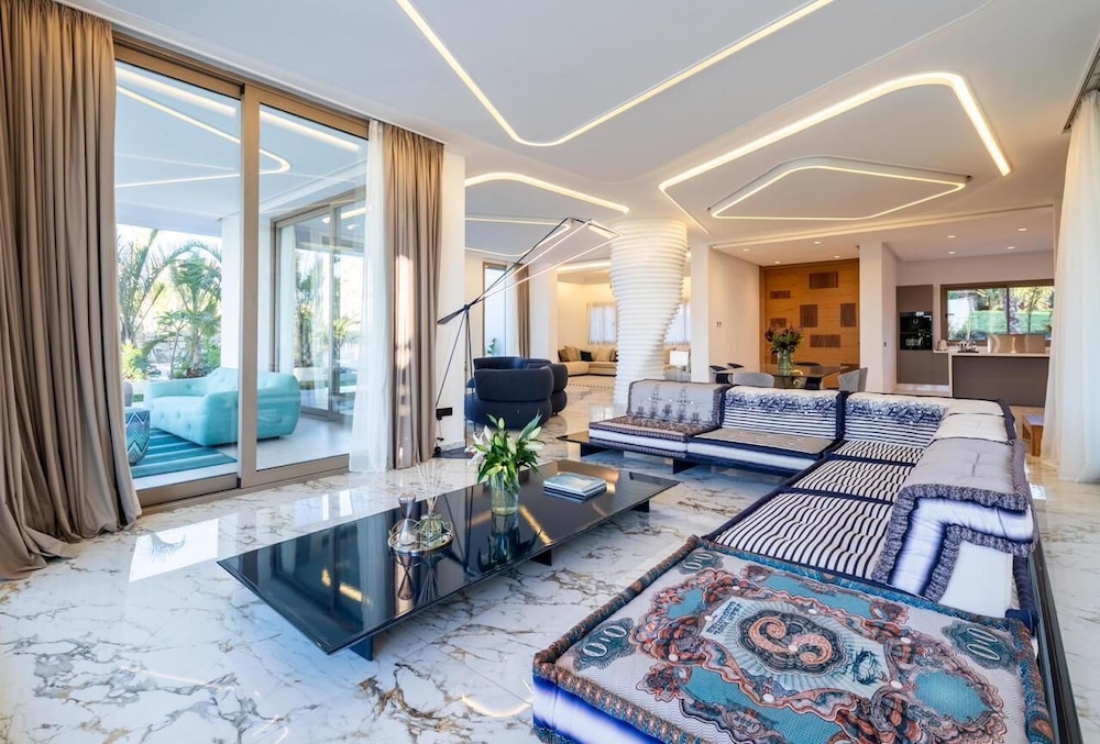 Exclusive Villa photo 2